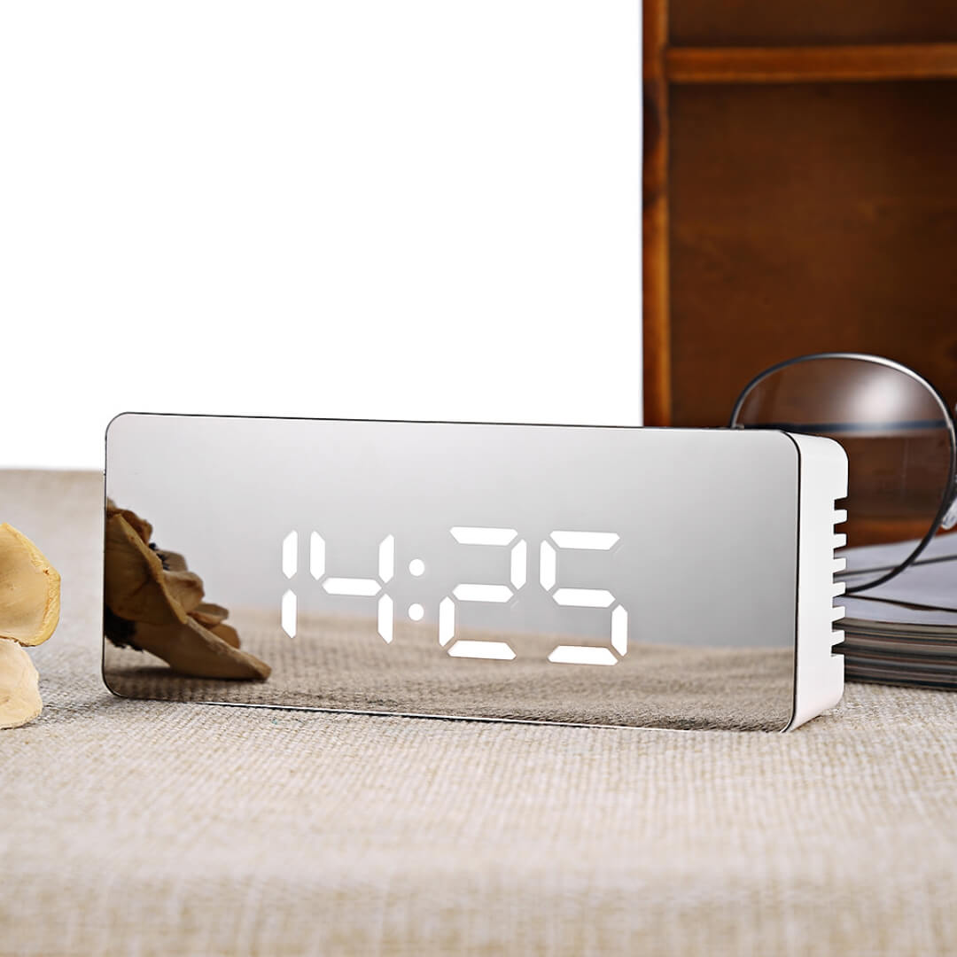 1615376010_LED_Mirror_Alarm_Clock_Digital_Table_Clock_04