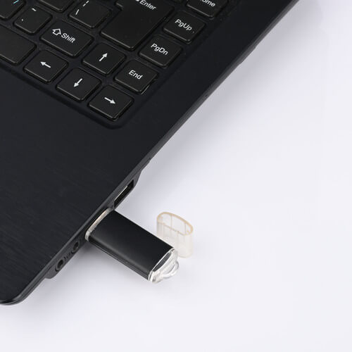 1647256300_Black-Classic-Metal-Pendrive-02