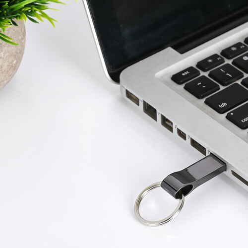 1647258843_Black-Metal-Key-Ring-Pendrive-02